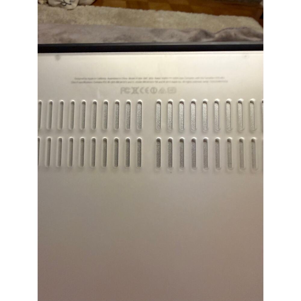 Macbook Air 2013 8GB Laptop Silver color - Picture 8 of 10